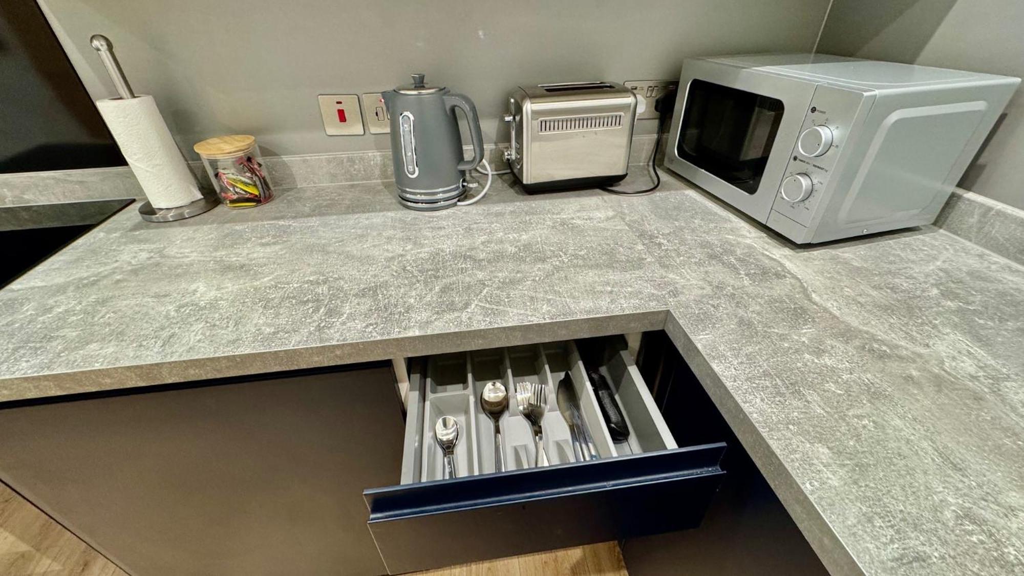 Stratford Westfield Premium 1br *